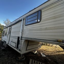 Fifth Wheel Camper W/ Side Awning
