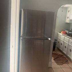 Samsung fridge for sale