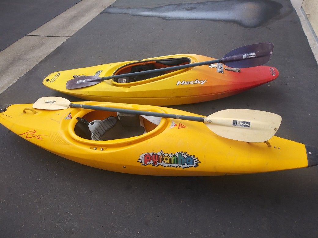 2 kayaks