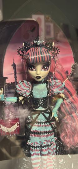 Monster High Fang Vote Rochelle Goyle Doll