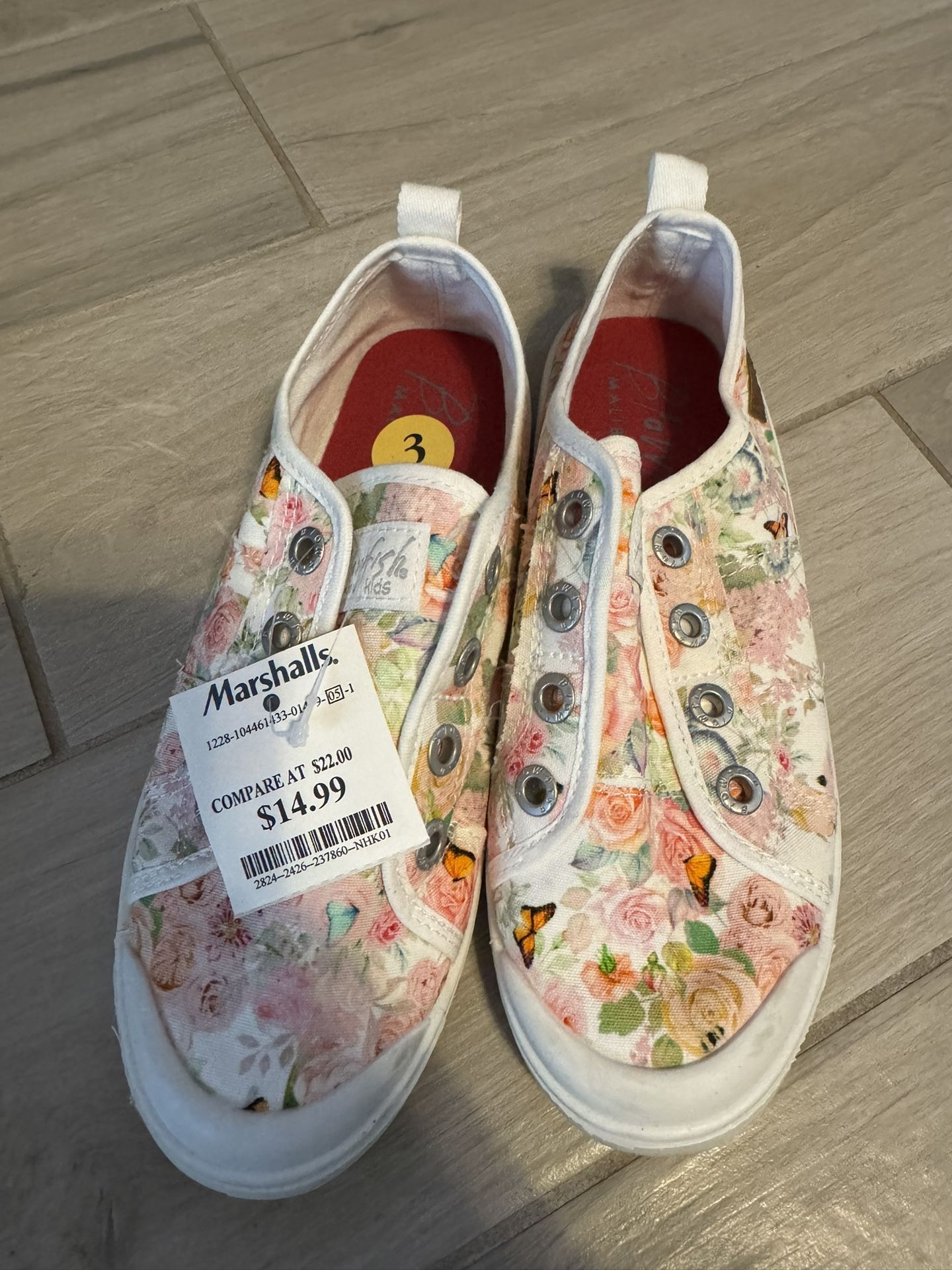 Girls Sneakers Size 3 Never Worn