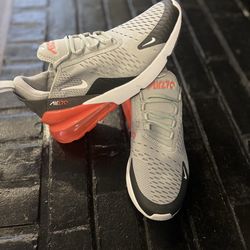 AIR MAX 270 GS size 6.5Y