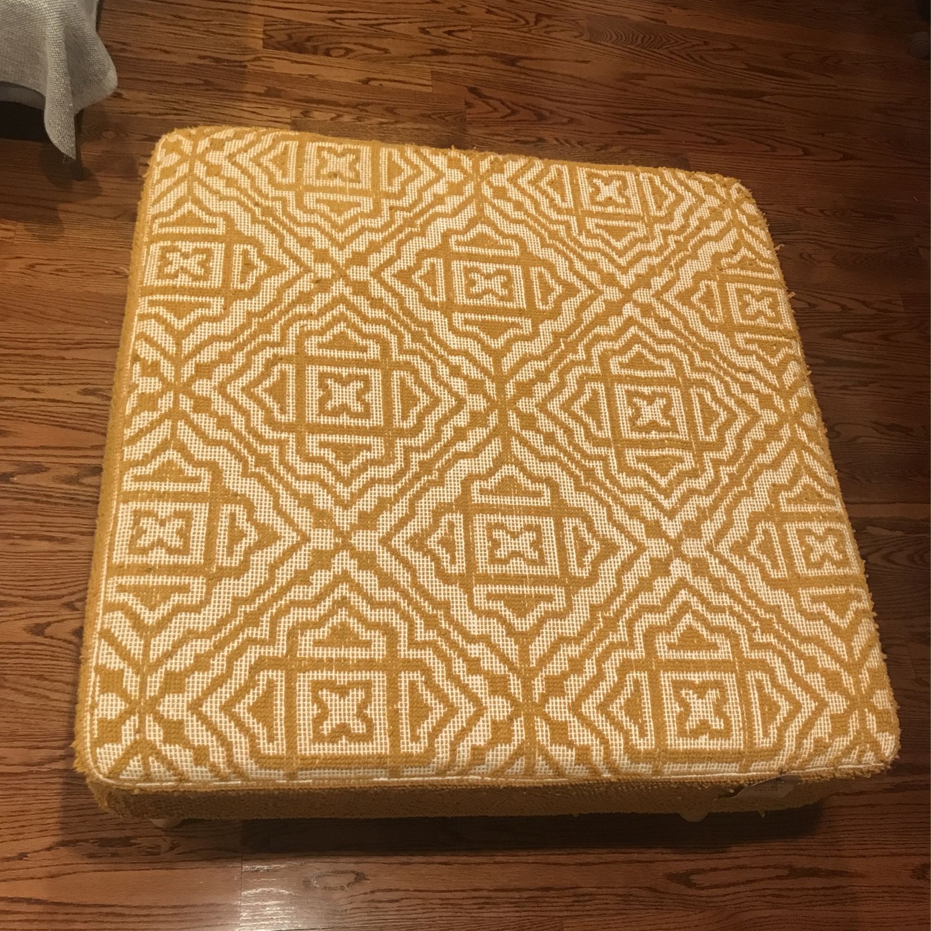 Coffee table, Ottoman 