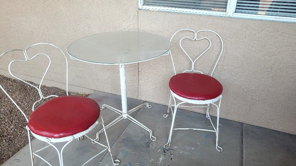 Retro/ Vintage Ice Cream Parlor 3 Piece Patio Set