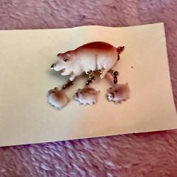 Vintage Scatter Pin -  Momma & Baby Pigs - New Out Of Box