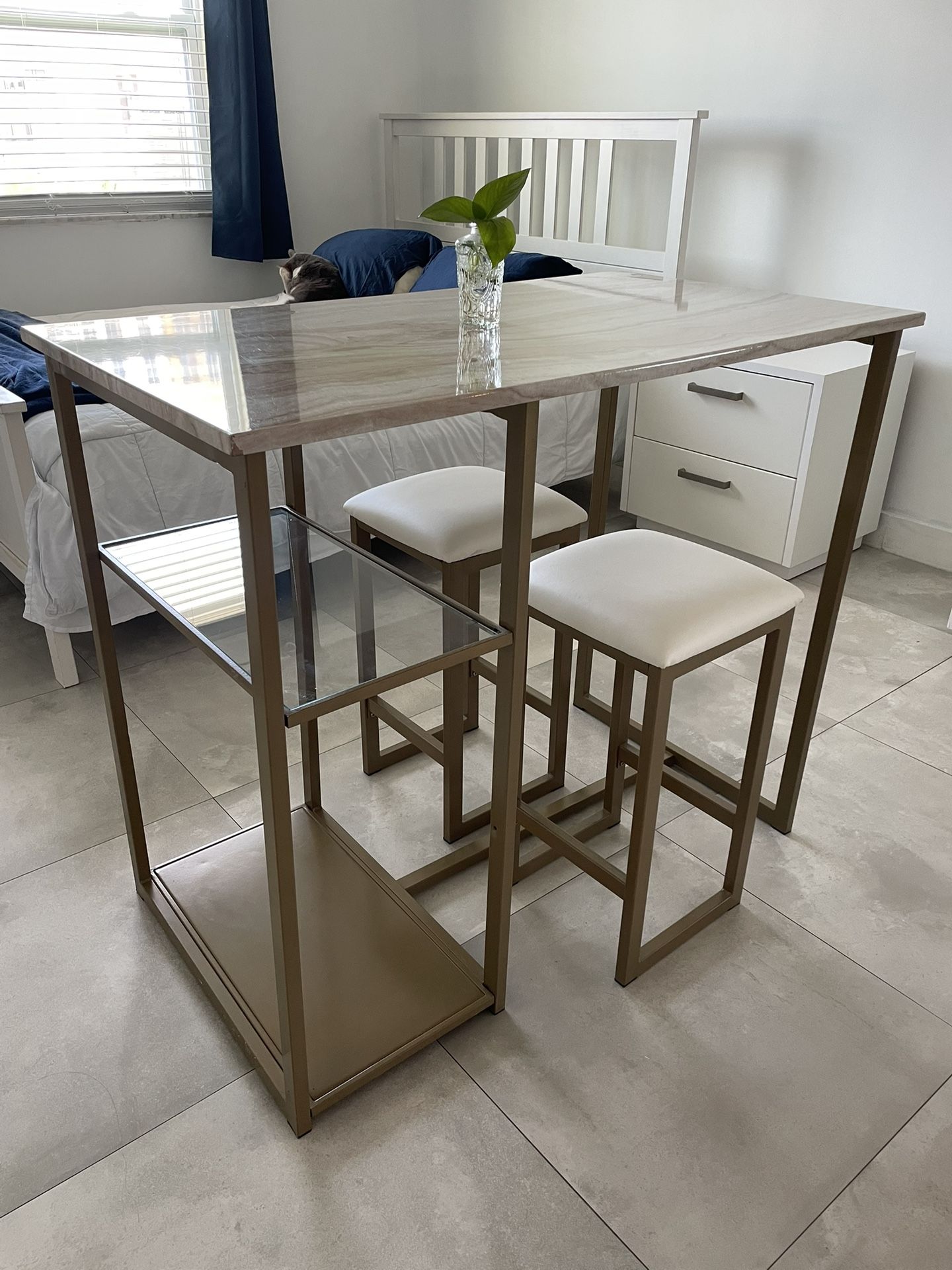 Small dining Table