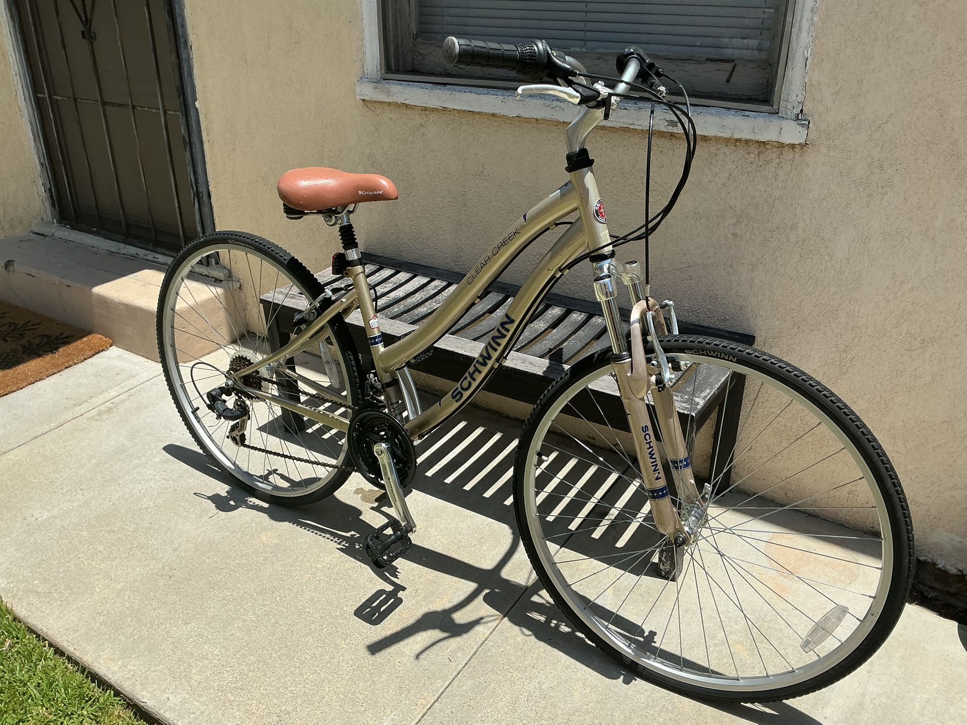 Schwinn Clear Creek 21 Speed Hybrid