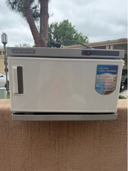 Facial esthetician equipment