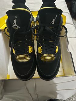 Jordan 4 yellow lightning size 11