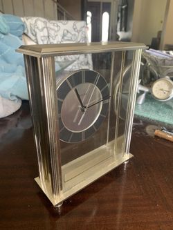 Bulova Quartz Mantle Clock 