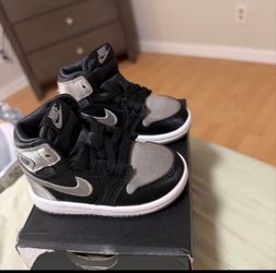 Air Jordan 1 Retro High Black Silver Sneakers Toddlers 5c
