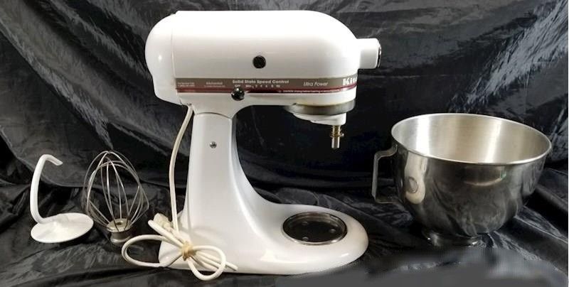 KitchenAid Ultra Power KSM90 4.5 Qt Tilt-Head Stand Mixer - White w/2 Attachment