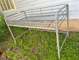 Bed frame twin