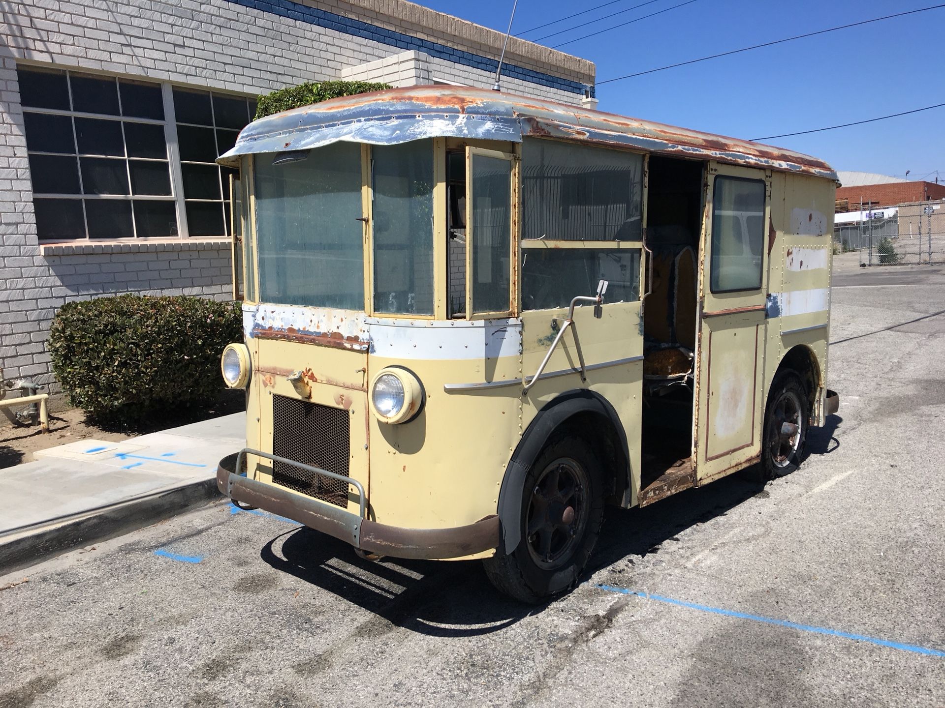 1934 divo helms bakery truck