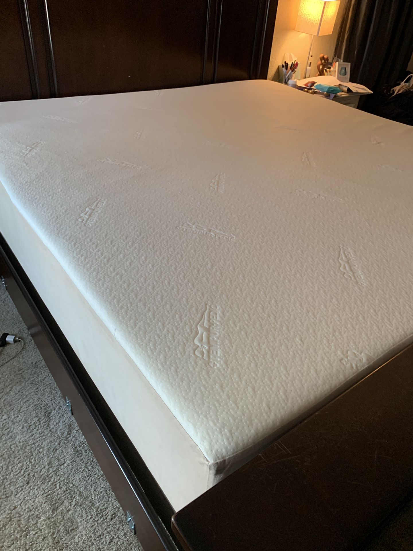 King size tempurpedic mattress and box spring