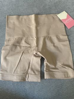 Yummie Women’s Ultralight Seamless Shapewear-TAN- M/L