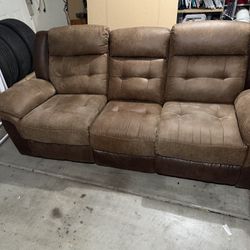 Sofa/couch With 2 Recliner 