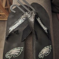 Eagles Flip Flops Size 7/8