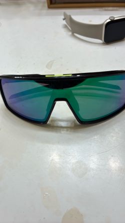 Oakley. Sutro 