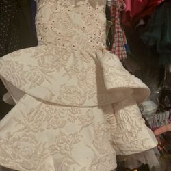 Beautiful Little Girls Dresses.. Size 4t, And Shoes Size 8