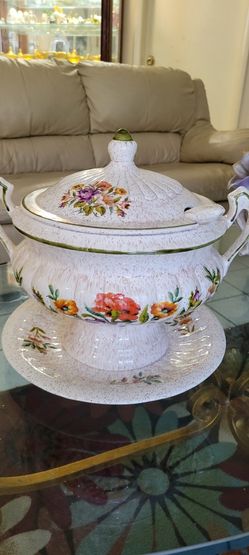 Large tureen(Sopera)