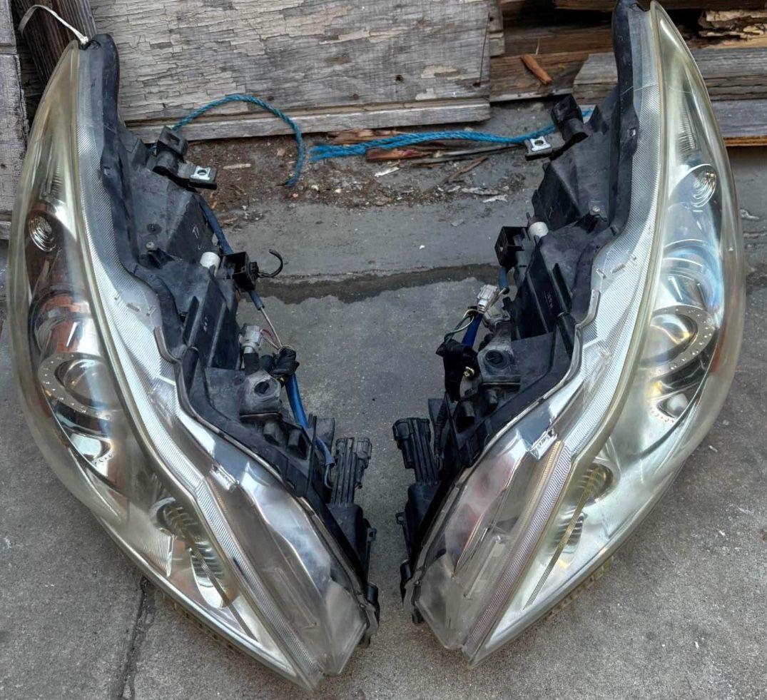 Infiniti G37 Head Lights
