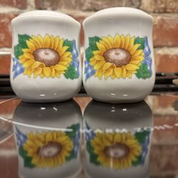 Corelle Sunsations Salt and Pepper Shakers