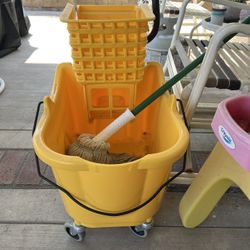 Large Mop Bucket With Mop. 