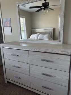 Bedroom set