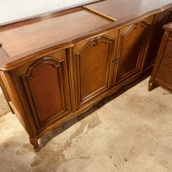 Vintage 1960’s Magnavox Stereo Cabinet Shell