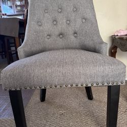 Living Room Chairs 