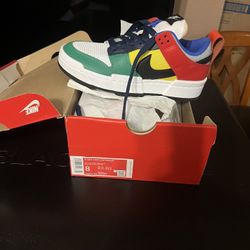 nicke Dunk low zize 8 