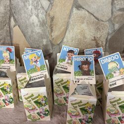 Hand In Hand Figurines