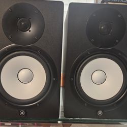 Yamaha HS8 With Cables XLR