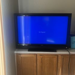 39 Inch Flat Screen Vizio  Non-Smart TV 