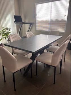 Dining table and chairs- seats 6
