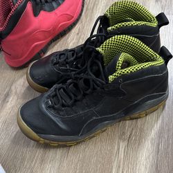 Venom 10s Size 7Y