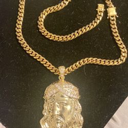 Jesus Pendant Set