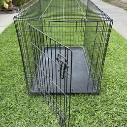 YOU & ME DOG CAGE  Size : 22.5 ＂W x 36 ＂W x 26 ＂H Original price ： $75～$85  Very Clean and New