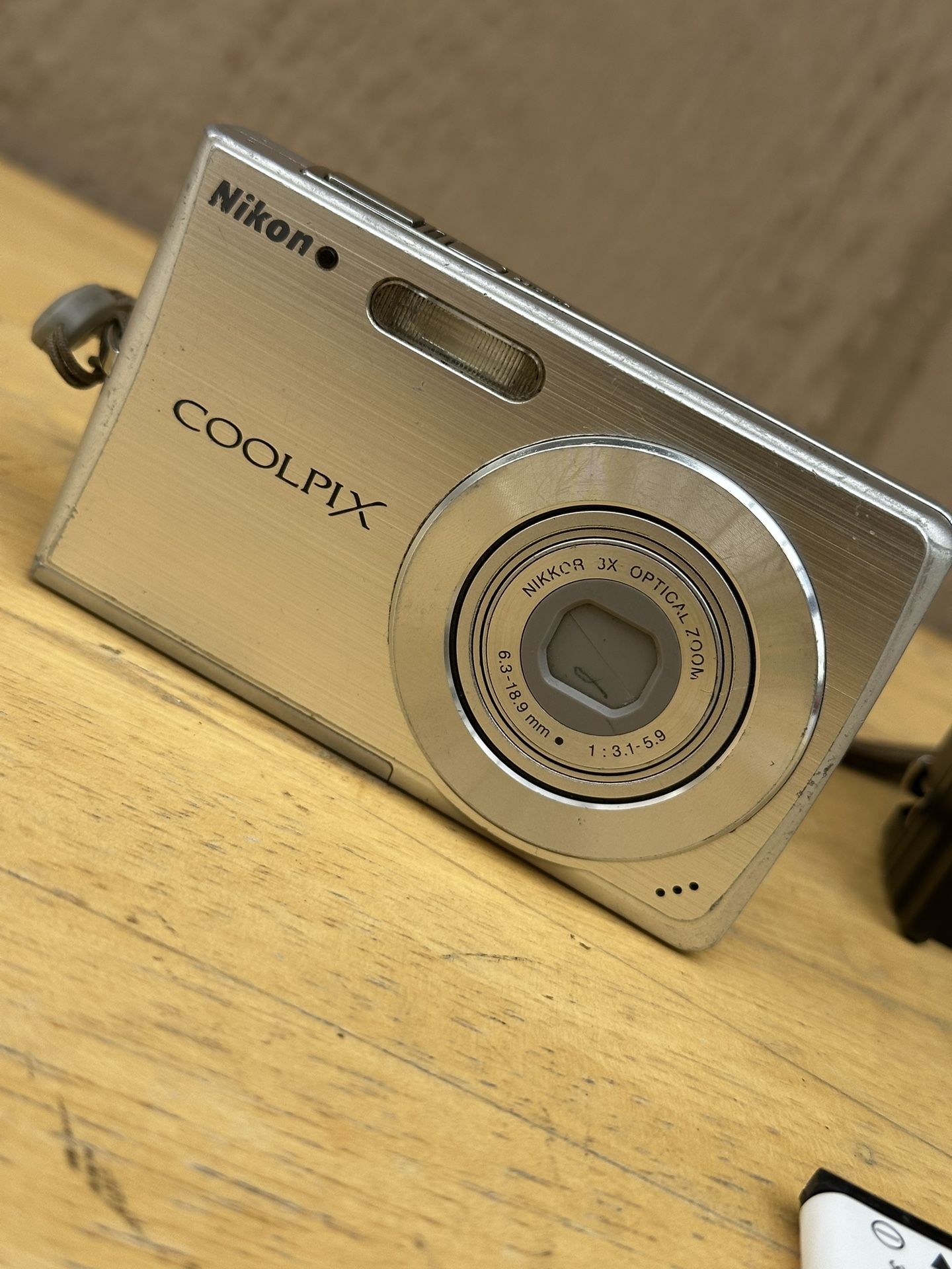 Nikon Coolpix S200 7.1MP Digital Camera Tested Works W/New Battery & Charger