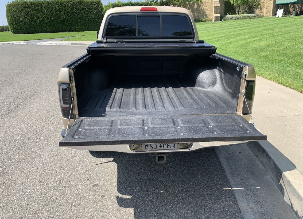 BAKFlip G2 Hard Folding Bed Cover – 1st Gen Toyota Tacoma Double Cab
