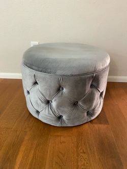 Elegant ottoman with storage space