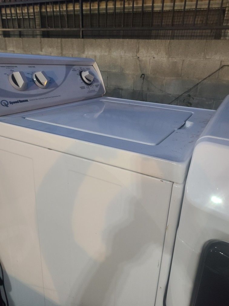 Lavadora Y Secadora  $200 Por Las 2 Trabajan Bien 