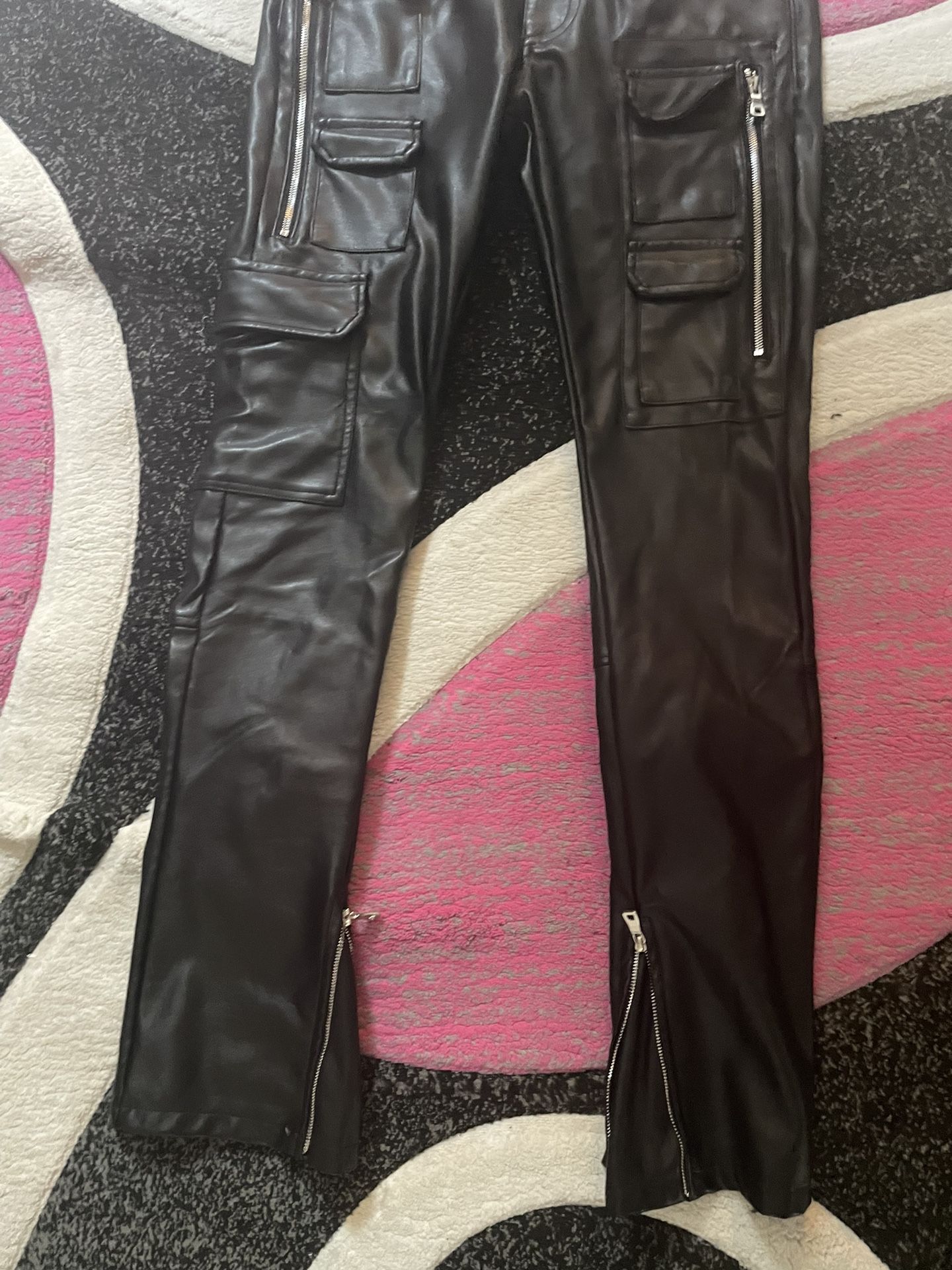 Mens Leather Pants Size 34 100$