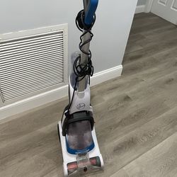 Carpet Cleaner/ Vacuum 