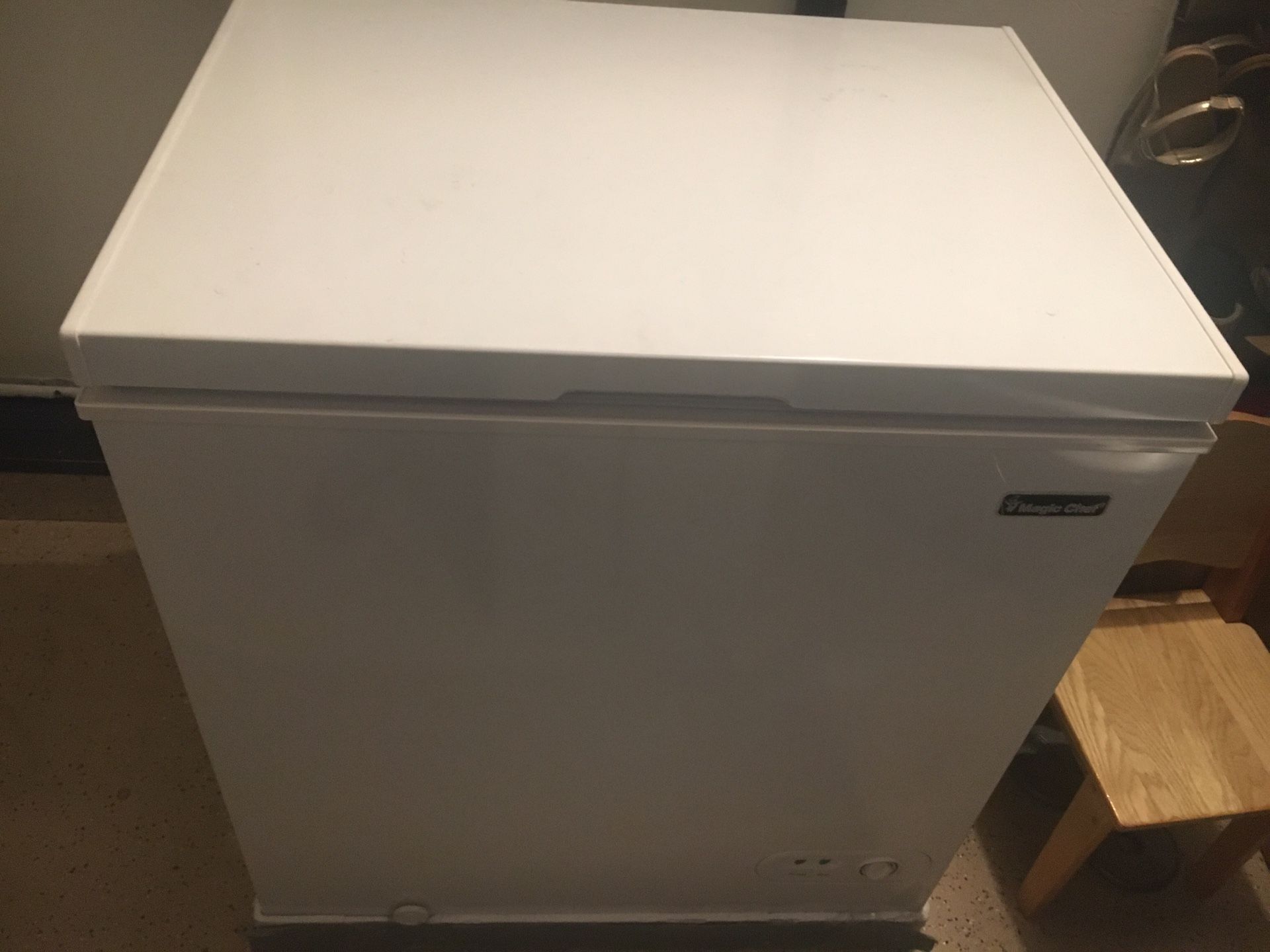 Magic chef chest freezer 5 cubic feet