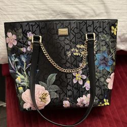 Calvin Klein Womens Shoulder Bag for Sale in Riverside, CA - OfferUp