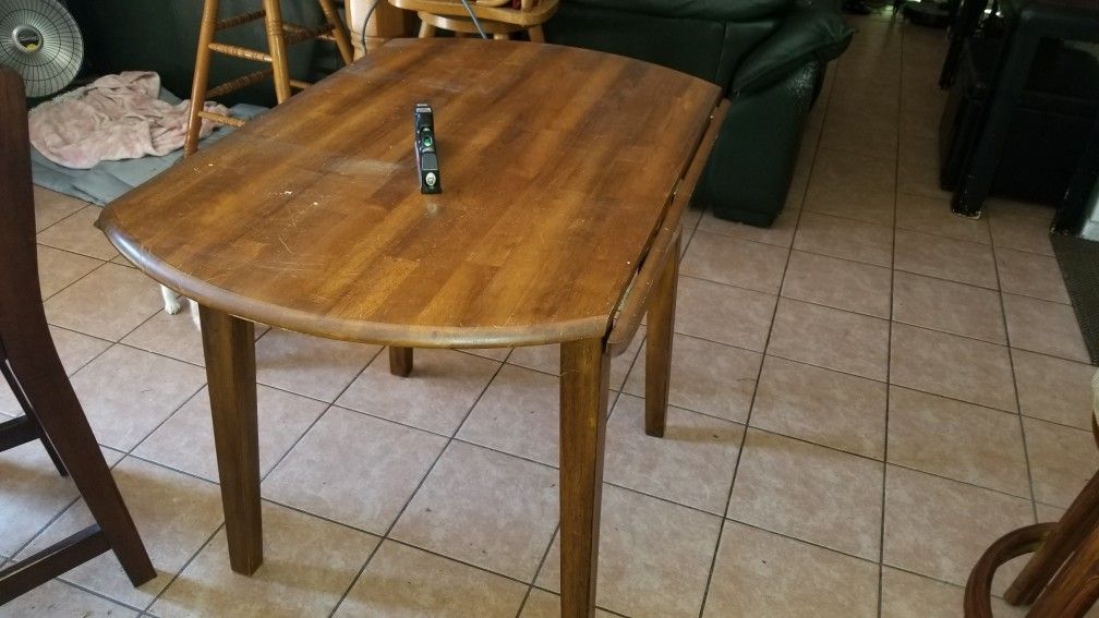 Ashley Solid Wood Dropleaf Round Hickory Table W/Chairs