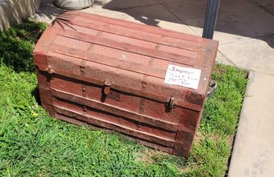 Antique Camel Humpback Steamer Trunk 100 Yrs Old