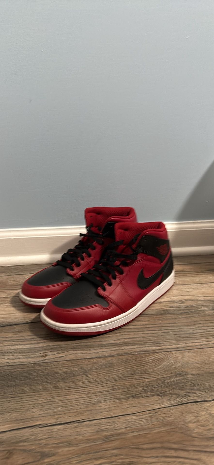 Jordan 1 Mid Reverse Bred (2021) 